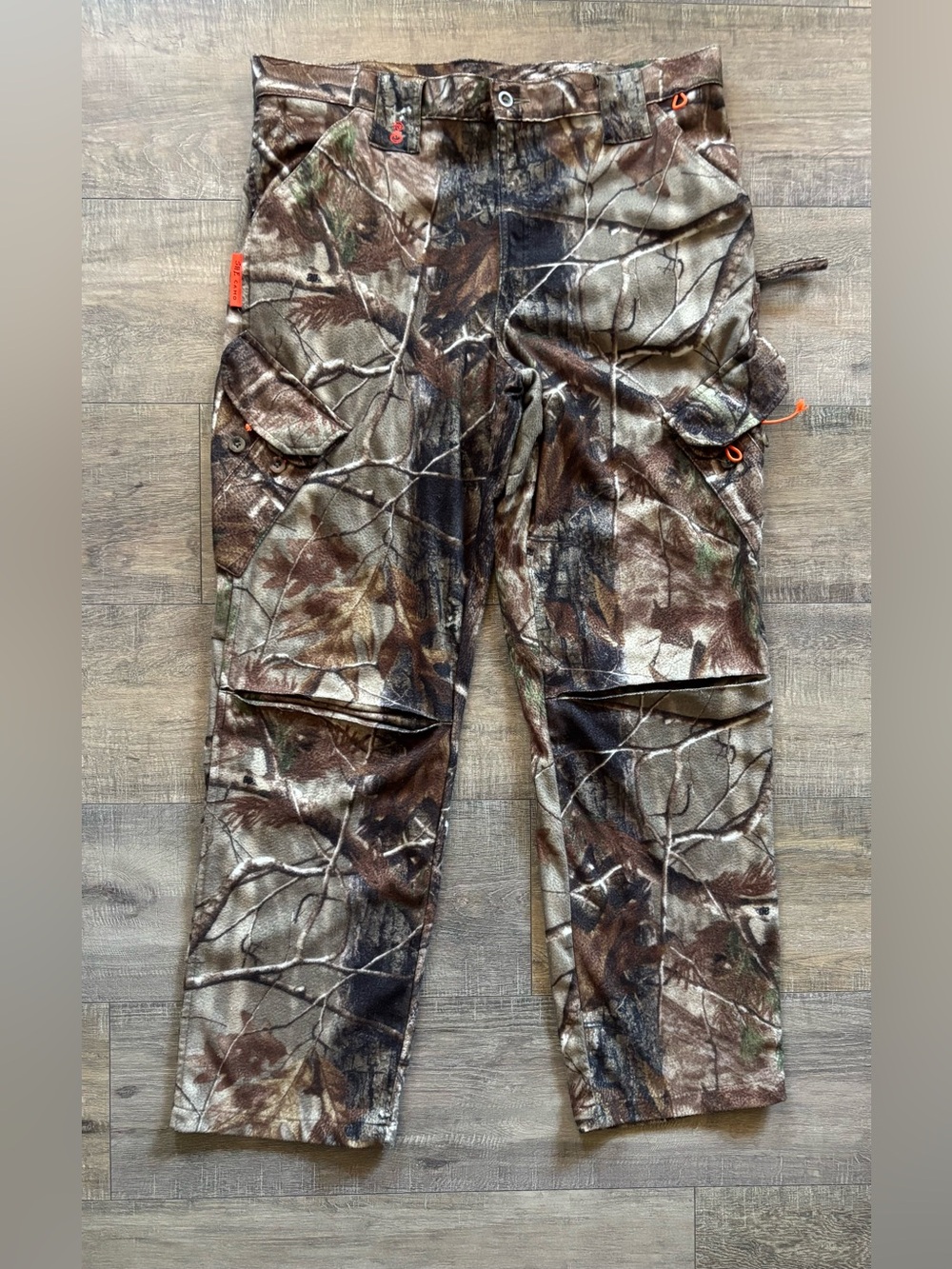 SHE safari women’s size large realtree AP camo fleece hunting cargo pants (flaw)